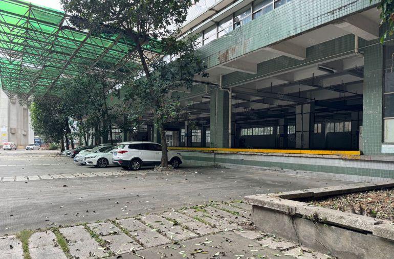 观澜原房东独院厂房出租带卸货平台电商仓库出租可分租空地大