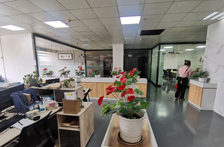 观澜大富工业区原房东楼上800平厂房出租带豪华装修水电齐全