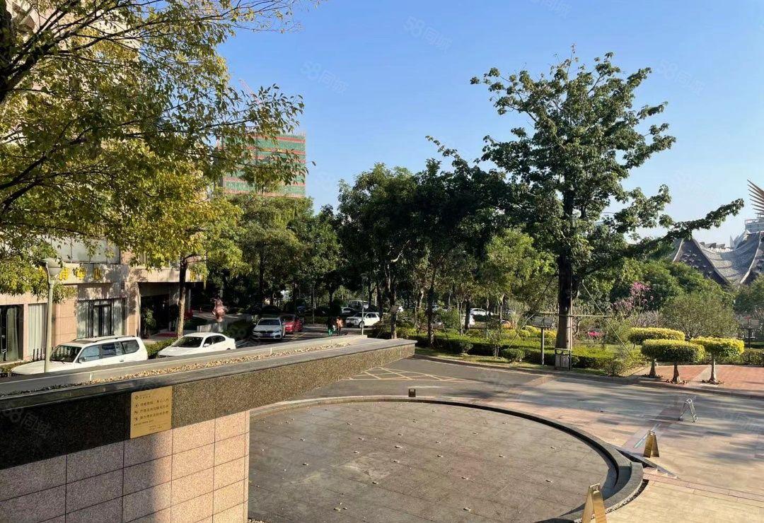 厂房出租龙华大浪新出楼上4200平大小可分租 随客户需求来.