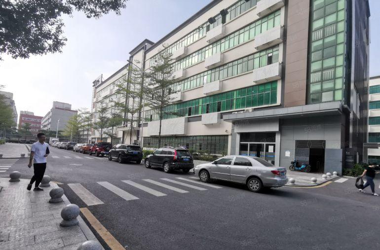 大浪红本厂房2000平，带装修，使用率高，停车方便低价出租