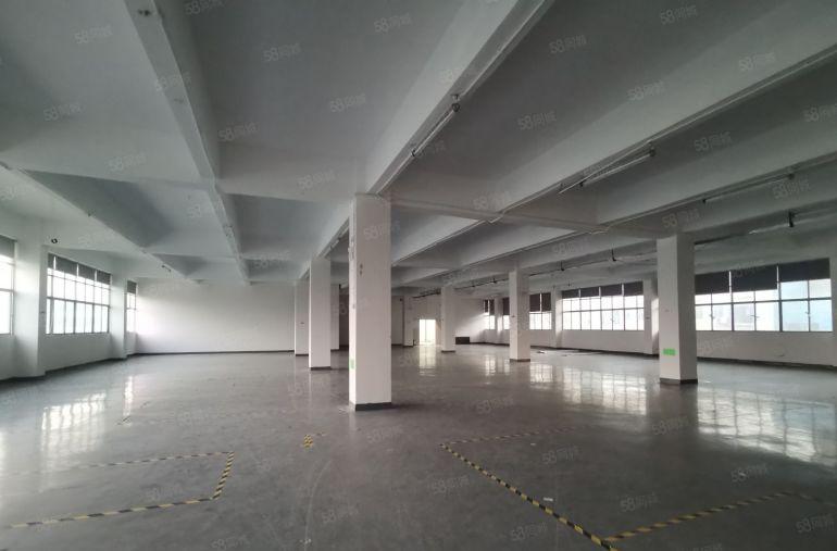 龙华区观湖街道樟坑径园区内厂房出租，楼上带装修700平米水电