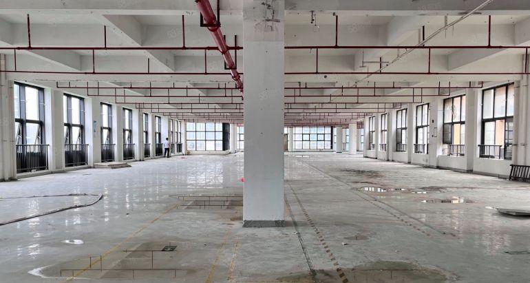 龙华观澜大型厂房园区空地大可进挂车300起红本原房东直租