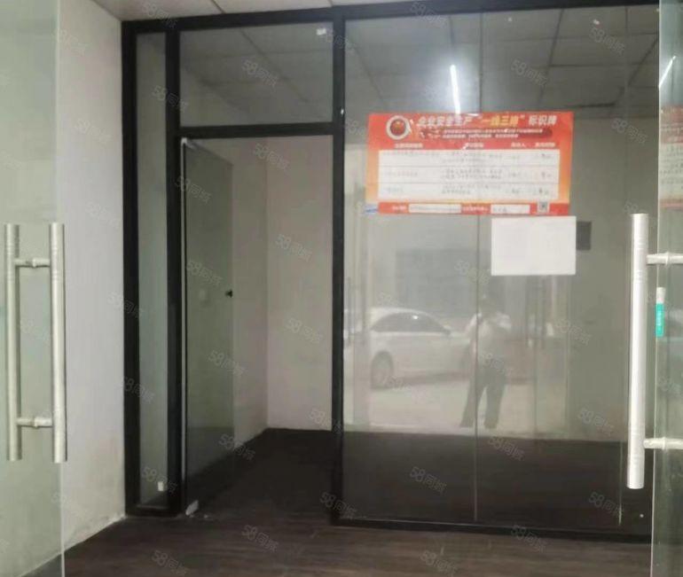 龙华大浪南路附近一楼厂房300平，1加1格局，能进大车