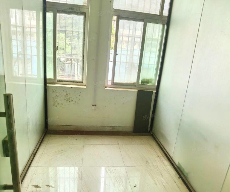 民治700平整层厂房租金30元有装修隔间可电商办公生产仓储