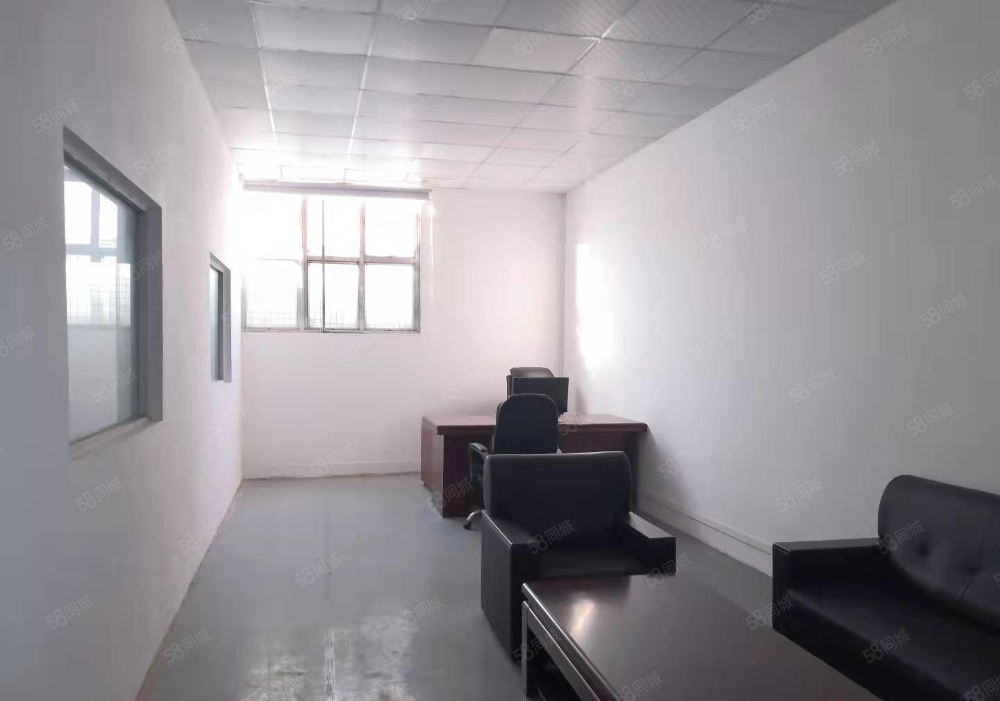 深圳龙华大浪商业中心附近一楼3800平红本物流厂房出租。