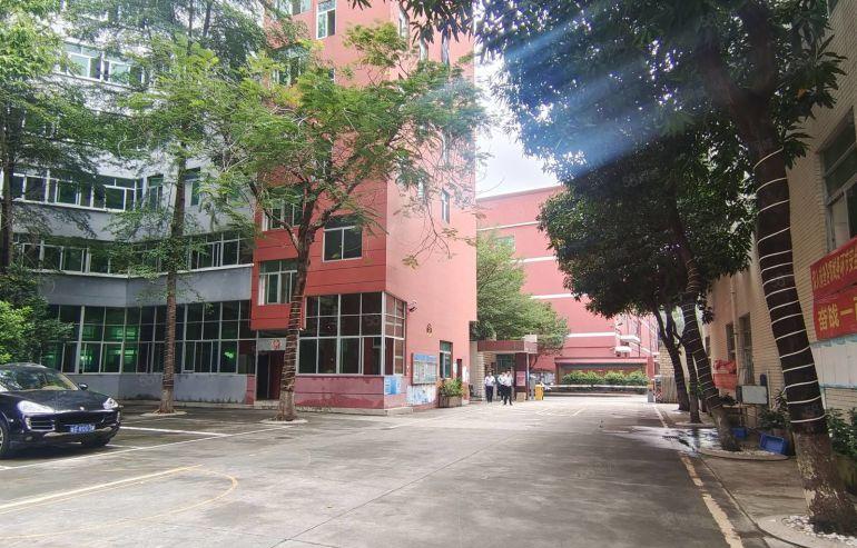 龙华大浪福龙路边原房东独院厂房出租3300平带装修拖头可进出