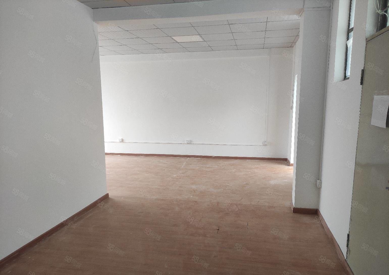 龙华民治展滔大厦附近精装修厂房120平米出租