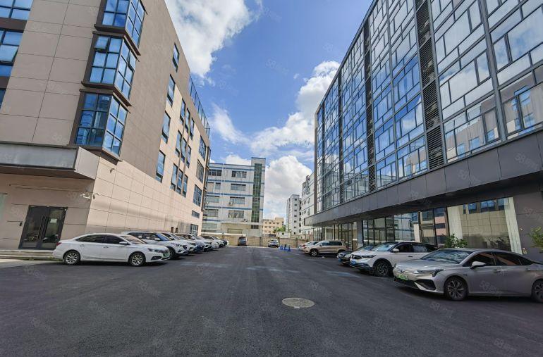 观澜章阁大型工业区整层2000平精装修办公室无尘车间可分租