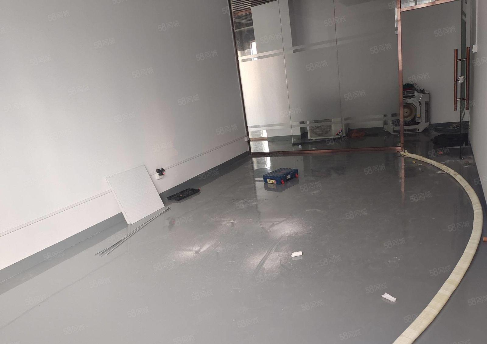 龙华大浪精装修办公室出租，现成办公室仓库100起租