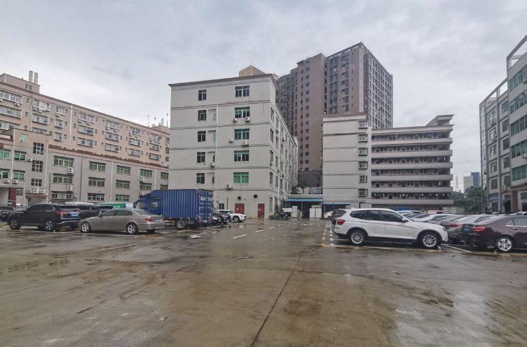 龙华民治第地铁口原房东2000平方厂房仓库出租精装修可分租