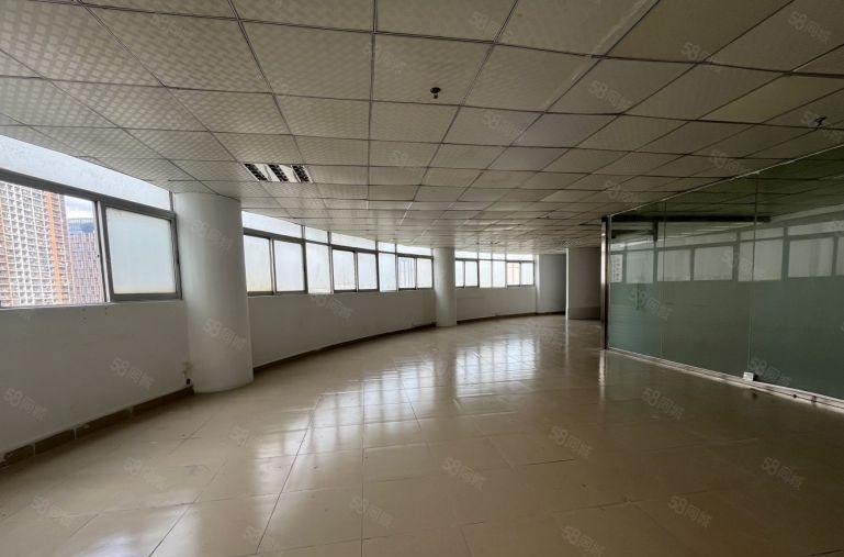 龙华地铁口附近300平清湖科技园送免租期定制装修