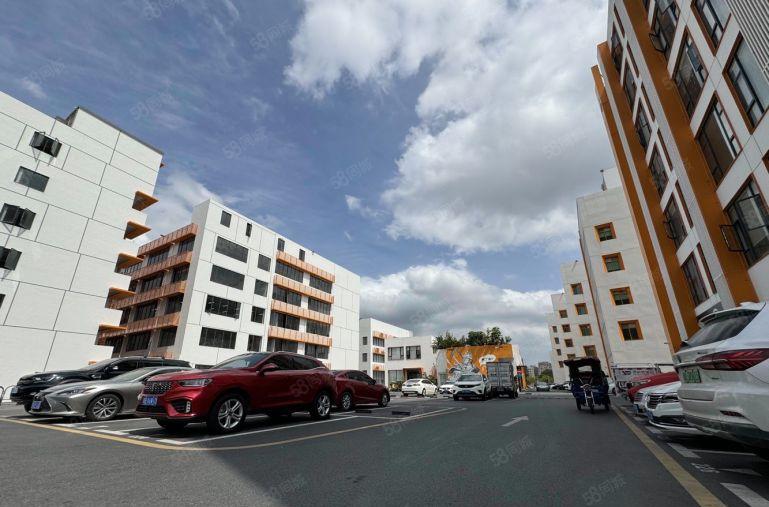 观澜地特口附近楼上带装修200平低价厂房出租 仓库大小出租