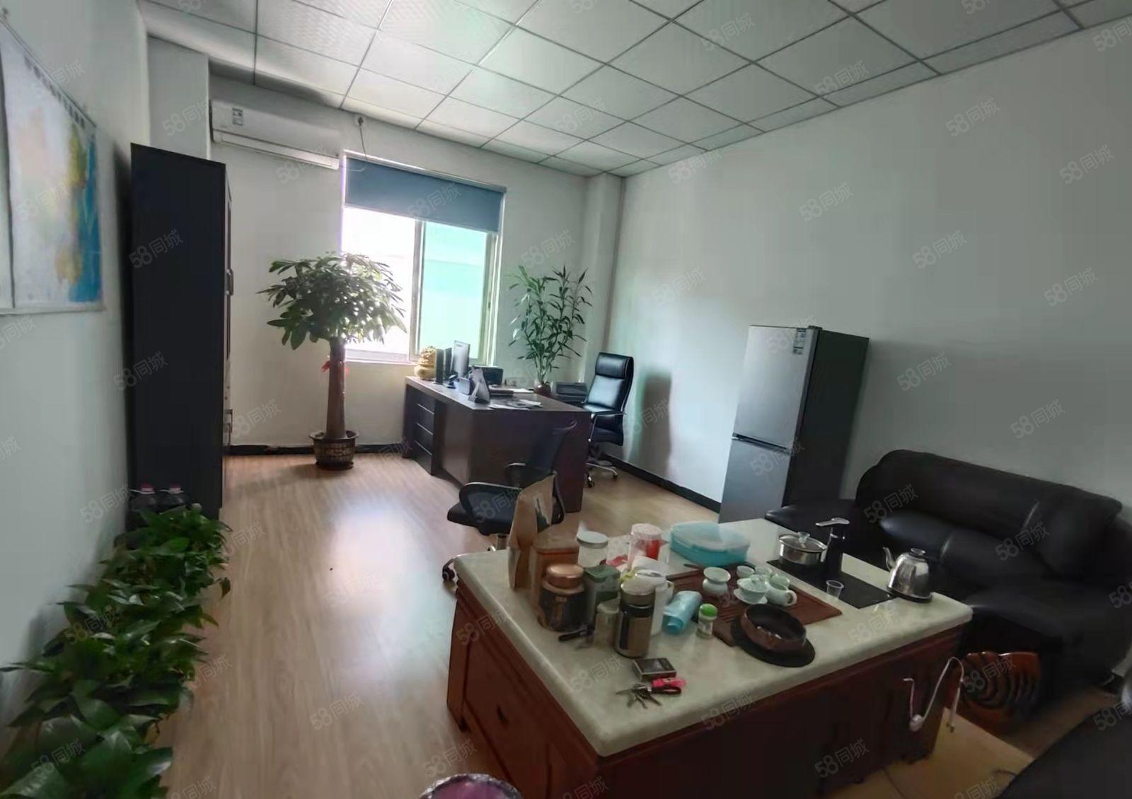 龙华天虹附近新出楼上350平精装办公厂房出租