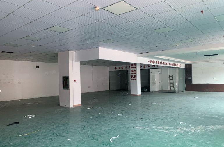 龙华大浪大型工业区新出楼上720平米精装厂房，几乎无公摊