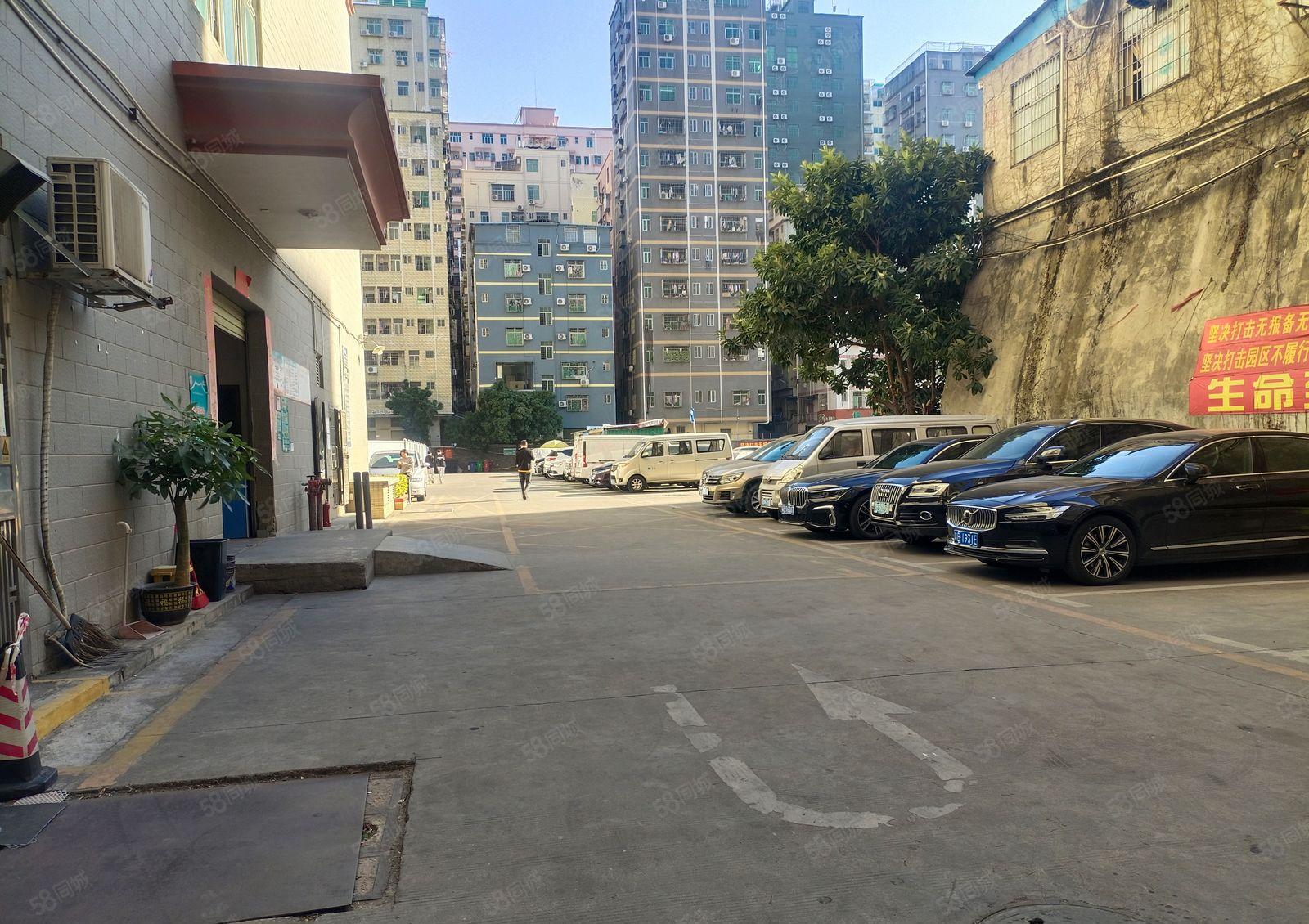 龙华大浪商业中心附近标准厂房3000平出租200平起租空地大