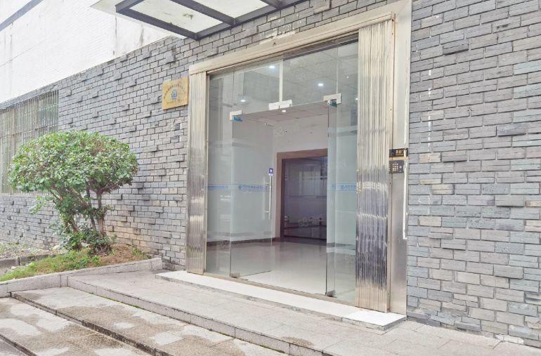 大浪新百丽附近一楼厂房，780平，实用面积七成，货车进出方便