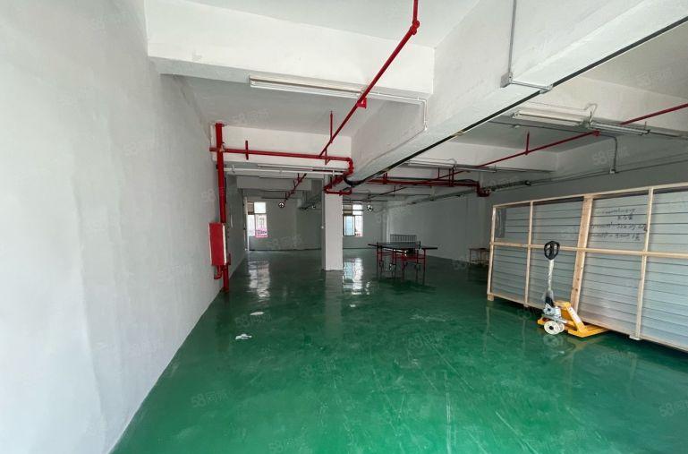 龙华清湖地铁口一楼310平精装修厂房仓库招租