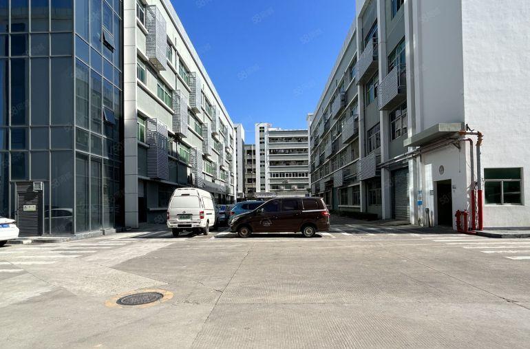 龙华油松原房东工业园楼上500平带装修前台办公室厂房出租