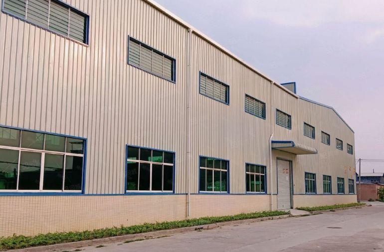 宝龙地铁口旁原房东厂房仓库低价出租，一楼1300平空地超大