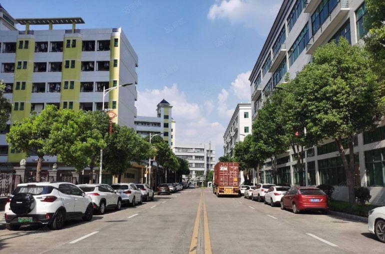 龙华清湖地铁整层2千平可分租2百起精装独院 一楼厂房仓库出租