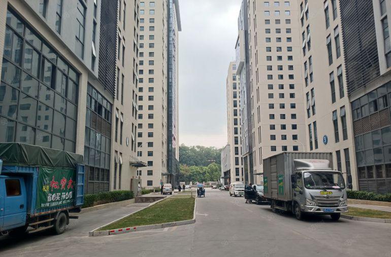 企业总部原房东龙华大浪工业园8800平全新厂房仓库出租