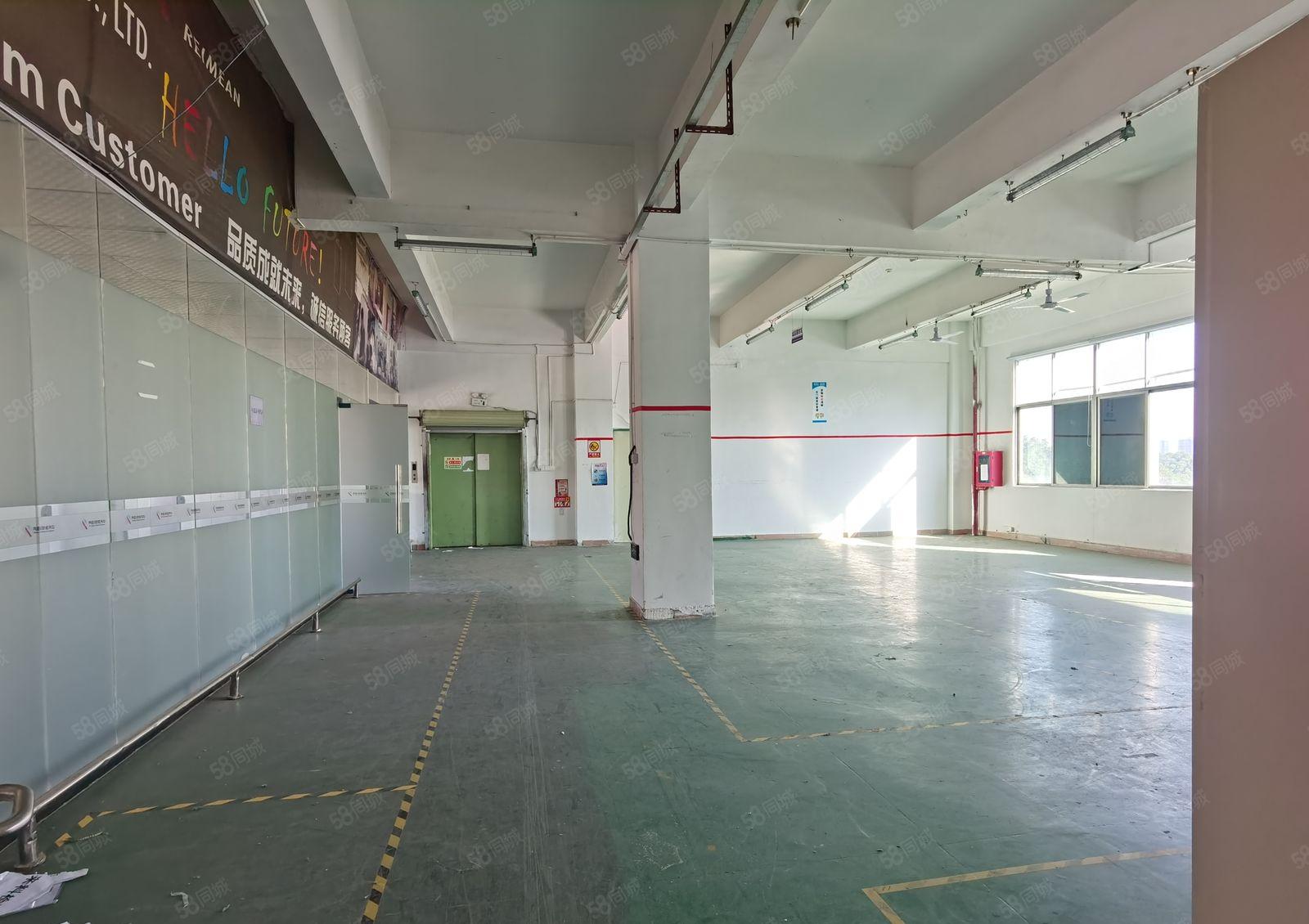 龙华大浪浪口原房东标准厂房楼上整层900平米出租有现成办公室
