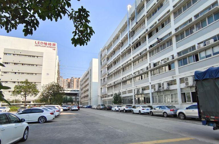 龙华清湖地铁口工业区5000平办公加工标准厂房出租仓库招租