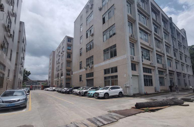 龙华观澜章阁大富工业区附近楼上1000平米厂房出租，水电装修