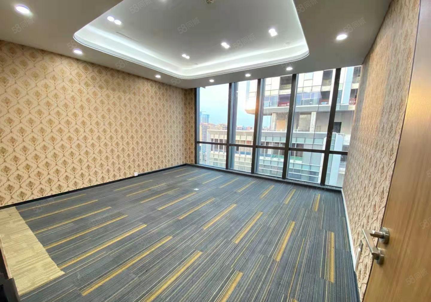 清湖地铁站新出精装修办公室396.13平招租，采光好可拎办公