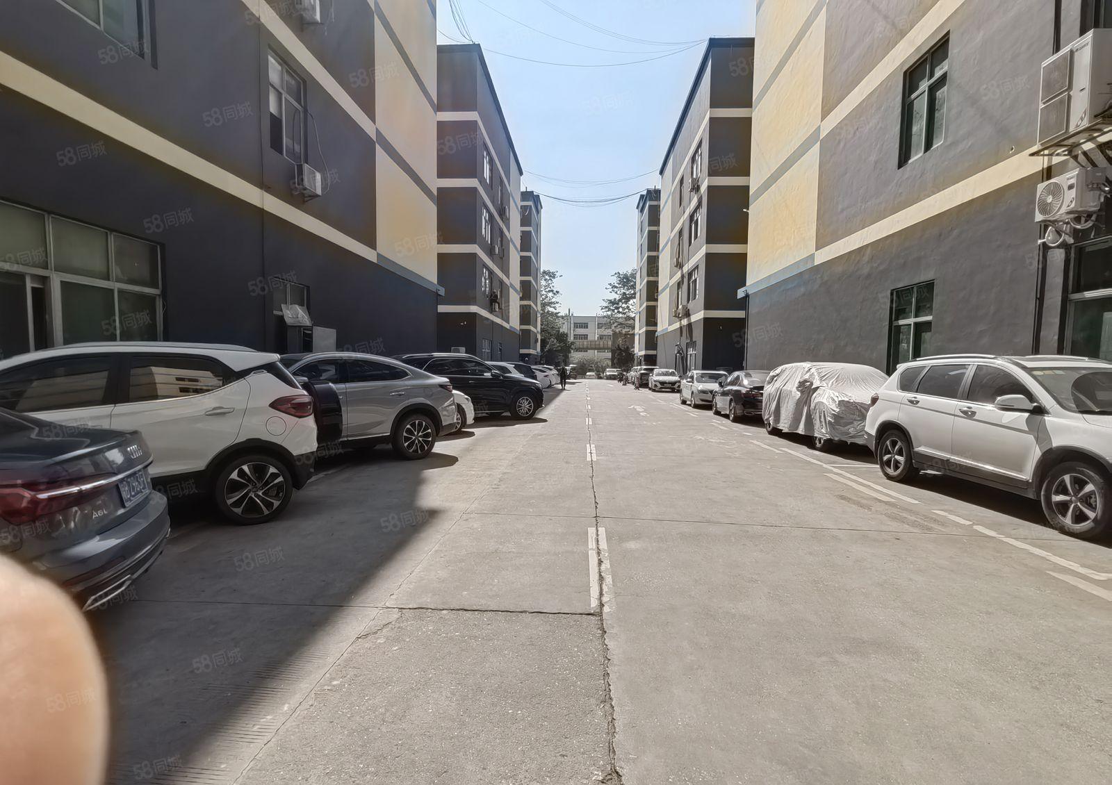 观澜原房东红本独栋豪华装修厂房出租5000平，仓库出租可分租