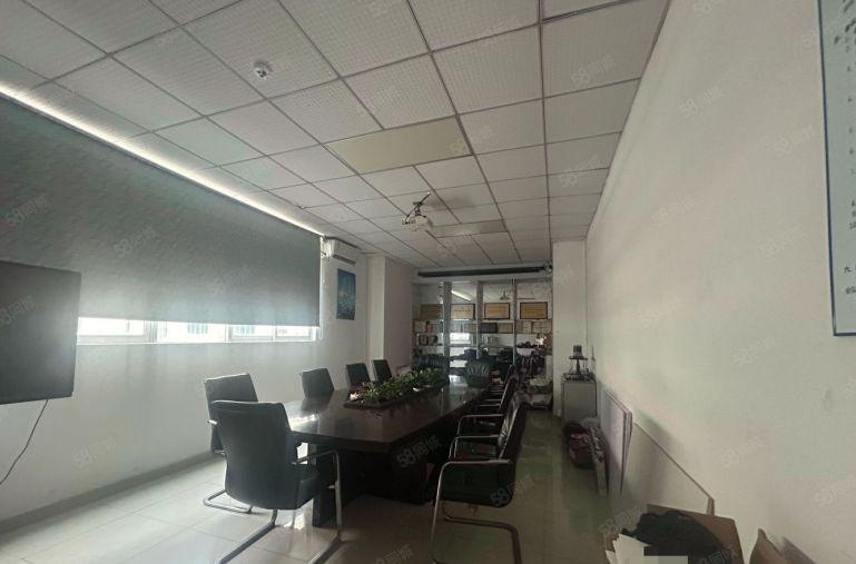 龙华清湖地铁口600平精装修厂房出租可分租低价出租得高使用率