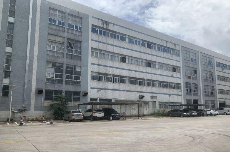 龙华龙胜地铁口新出一楼1800平厂房仓库出租报价25元可分租