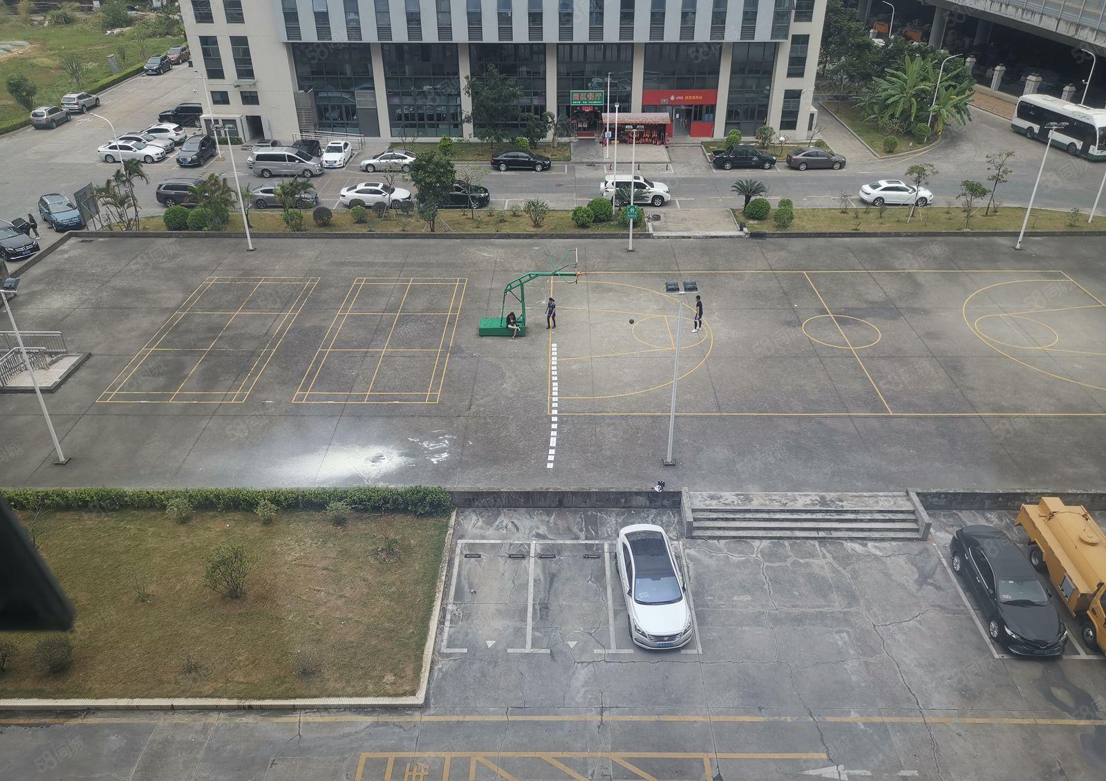 大浪石岩主干道地铁站周边全新工业园4部客货电梯有卸货平台