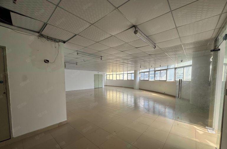 清湖地铁口旁 240平  大开间 28