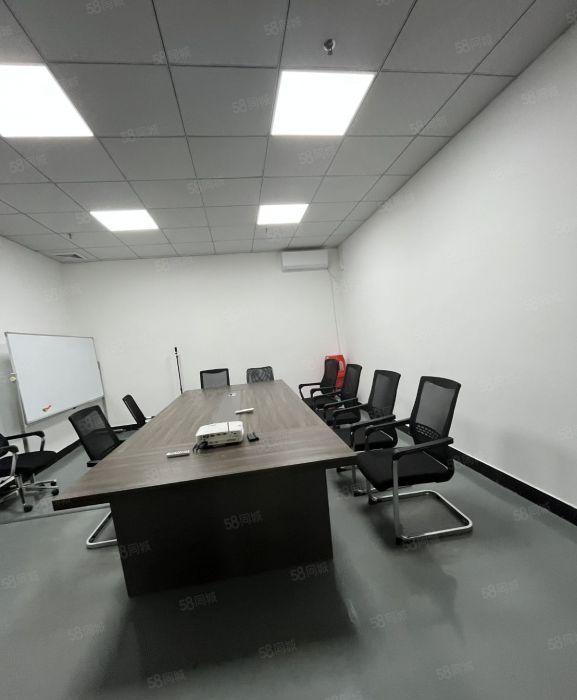 300平起租 龙华红本厂房出租整层1580平可分租，拎包入住