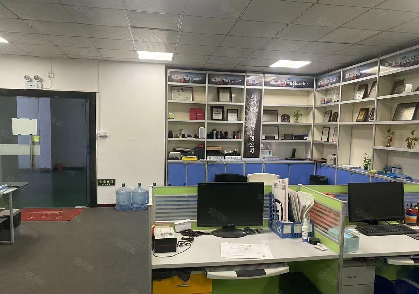 龙华大浪地铁口附近厂房出租550平带精装修办公室