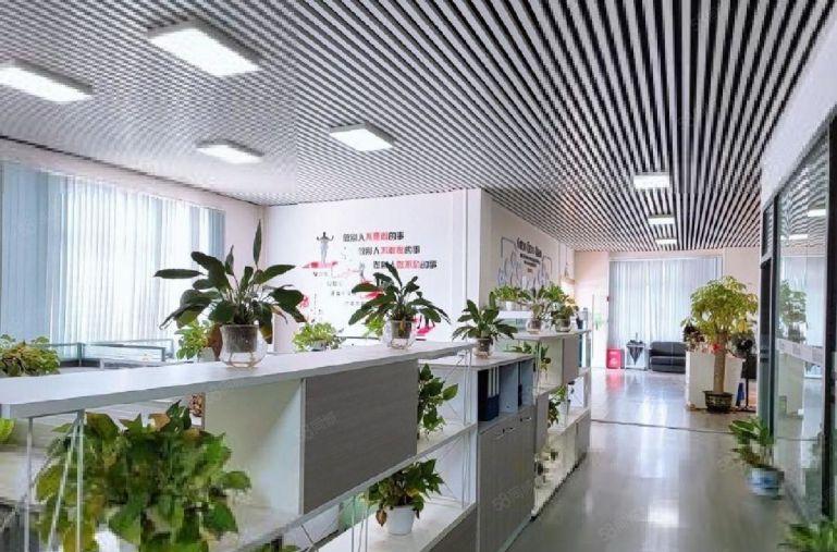 高速口！龙华原房东红本高新园1500平精装修厂房低价出租