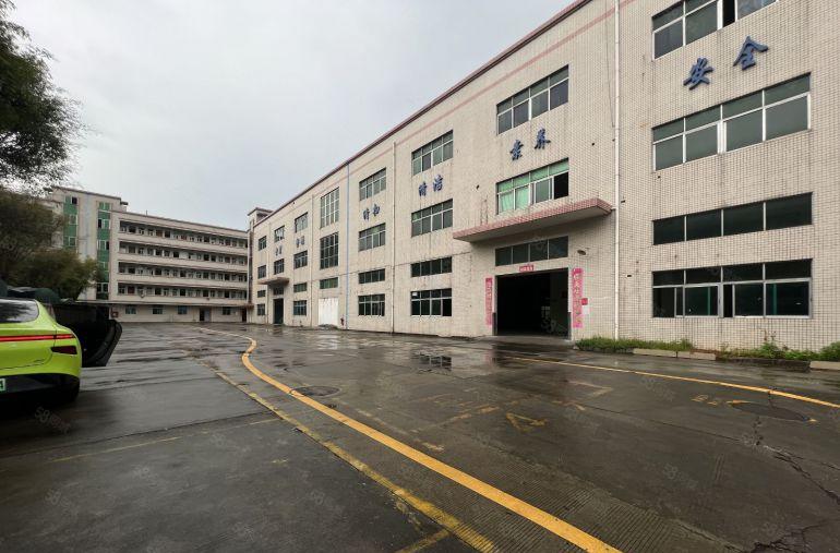 观澜红本独院厂房12000平方仓库出租1680平起分租可环评