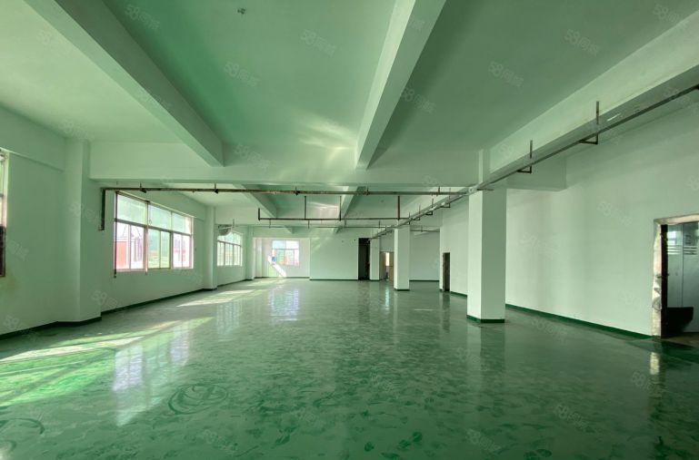 特价22元一平。大浪原房东厂房500平出租，三吨货梯行业不限