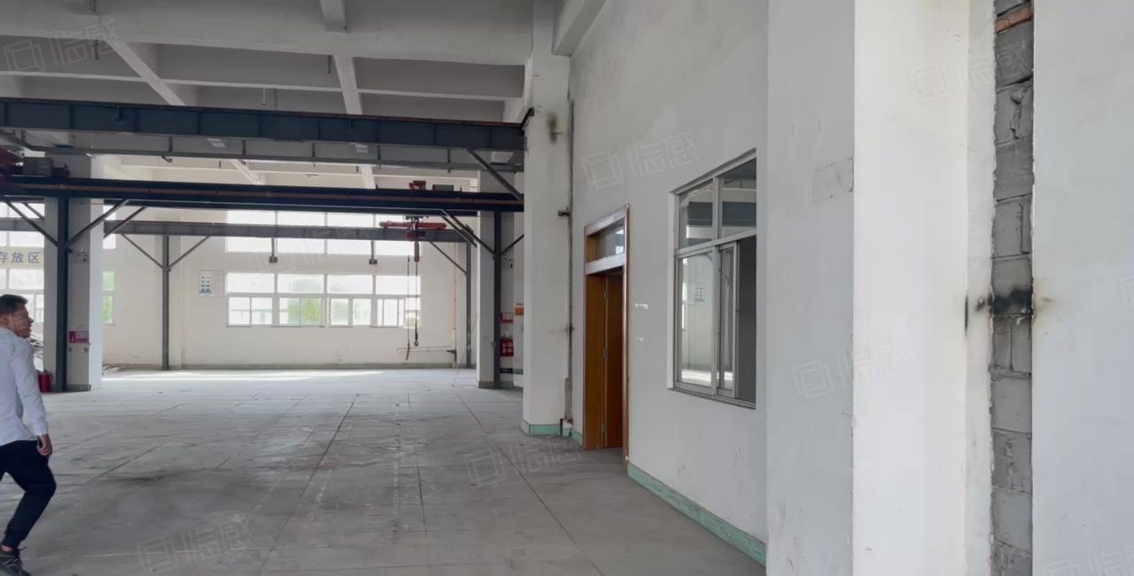 龙华地铁口独院独栋12000平方原房东红本可分租仓库厂房出租