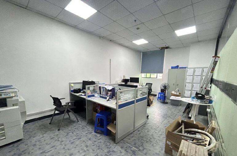 观澜地铁口1000平楼上精装厂房出租仓库出租大小分租