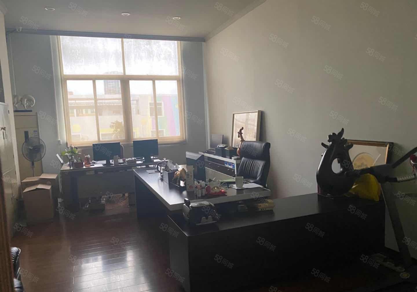 龙华地铁口精装修500平米厂房出租300平起分租适合电商