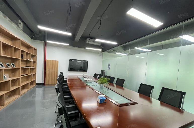 整层2100平精装厂房办公出租，龙华地铁口附近，原房东直租