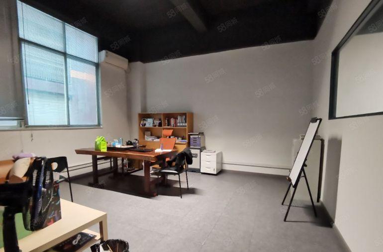 元芬地铁口，精装修整层2000平，厂改办公，园区形象好空地大