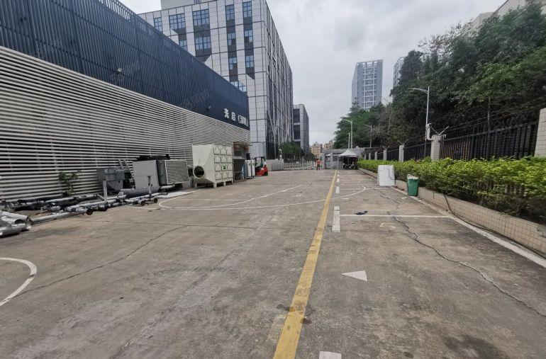 观澜高速口新出12000平独院钢构空地1万平带红本有办公室