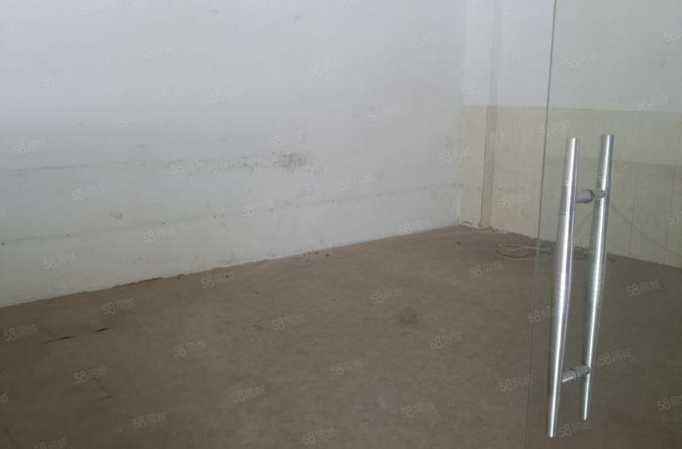 清湖北地铁口附近新出独门独院3000平厂房出租可分租200平