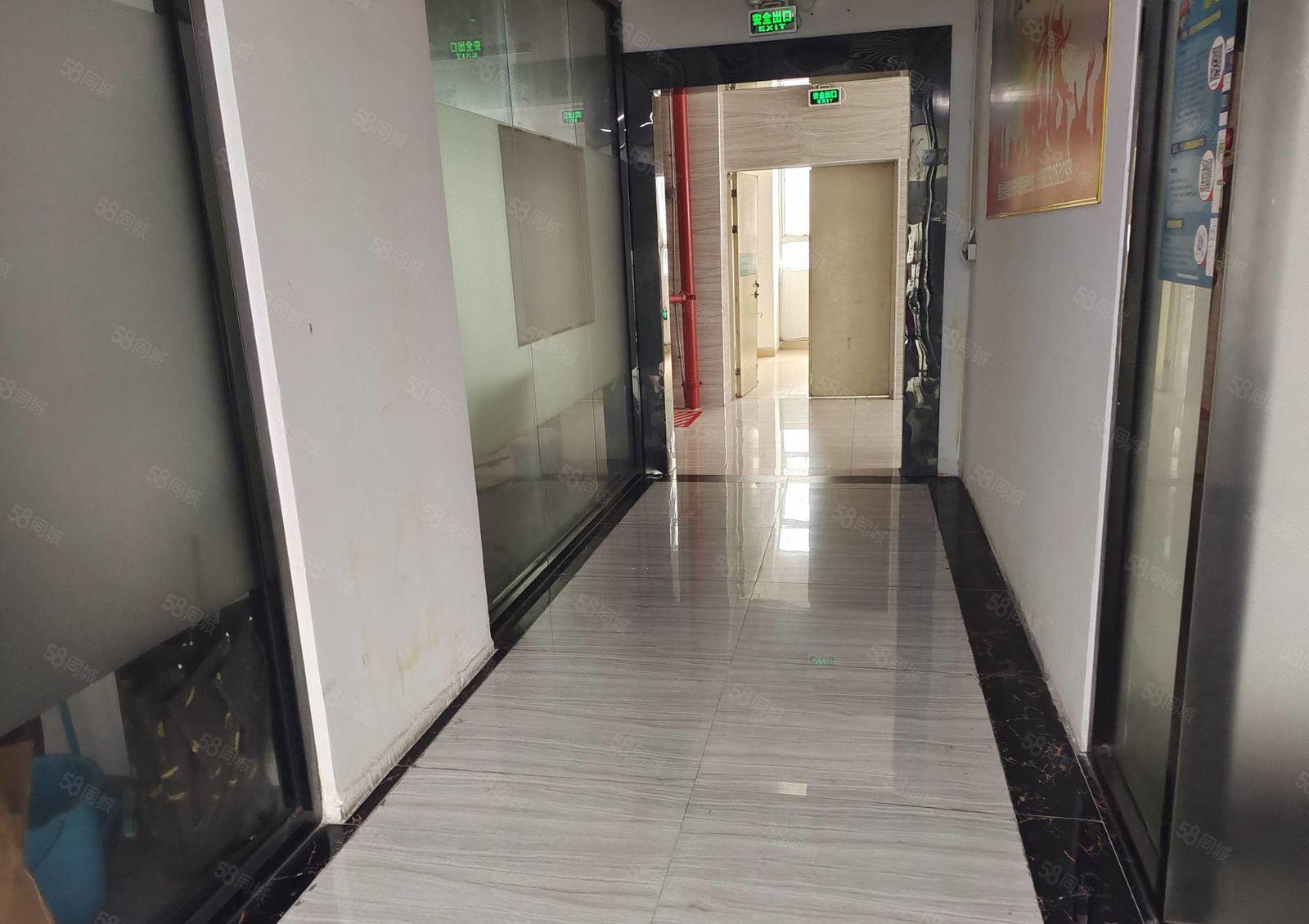 清湖地铁口新出办公室1000平，可分租100平起分租