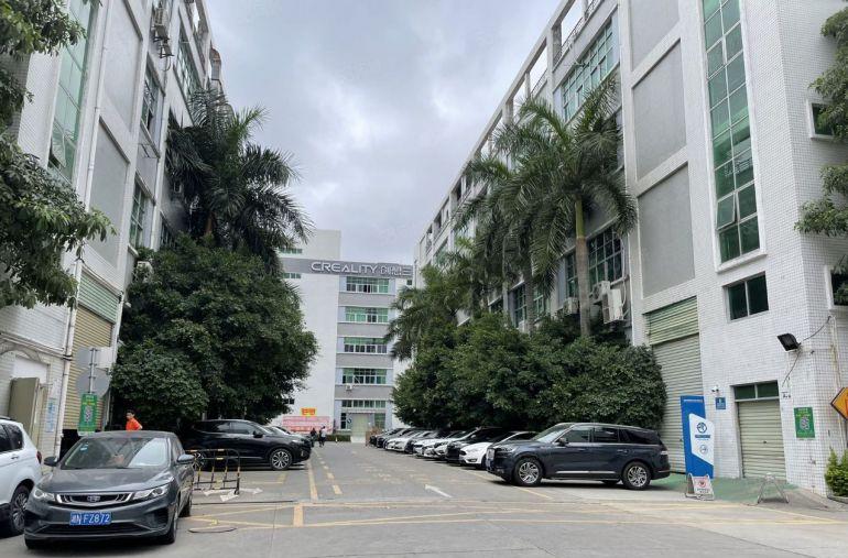 龙华元芬地铁口，精装厂房380平，原房东直租公摊小，空地大