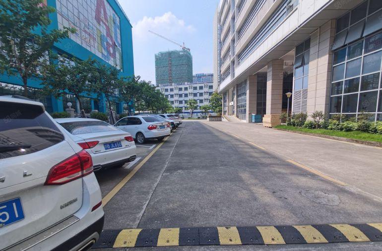 深圳龙华花园厂房独门独院仓库办公厂房仓库出租100平起分一楼