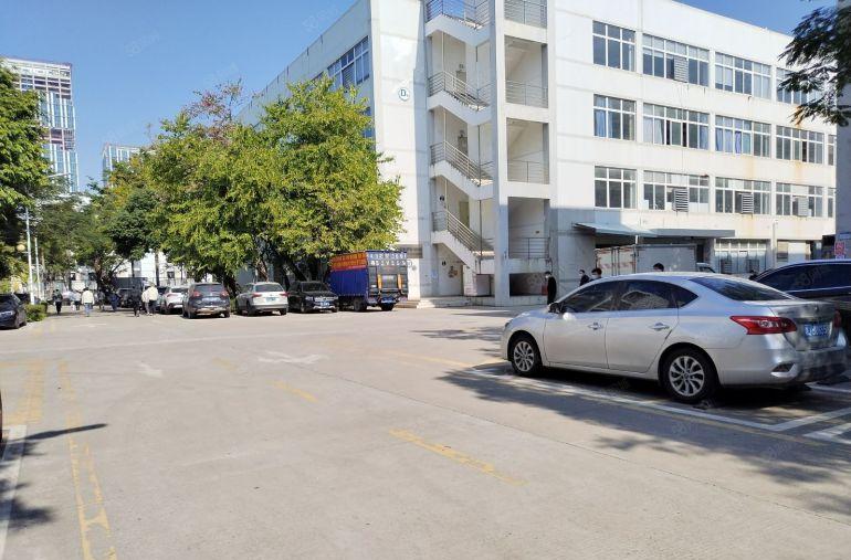 龙华阳台山东地铁口原房东工业园楼上1000平带装修厂房出租